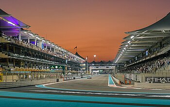 Yas Marina Circuit Abu Dhabi Weltklasse Rennen, Wüstensand & kulturellen Highlights